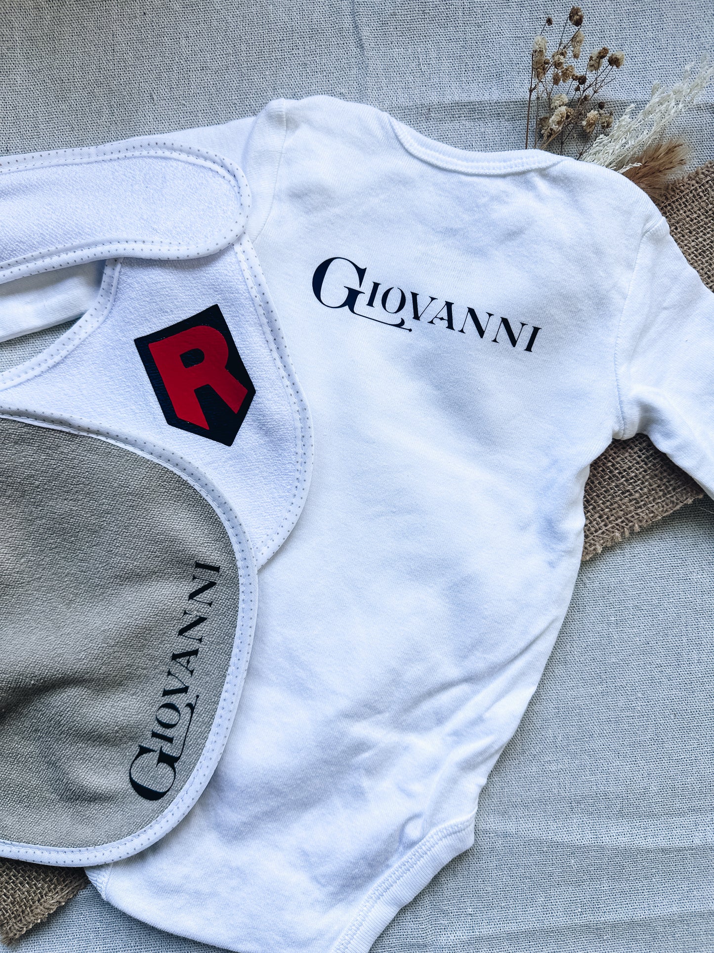 Pack Bebé: Body + Babero + Chupetero 🐣