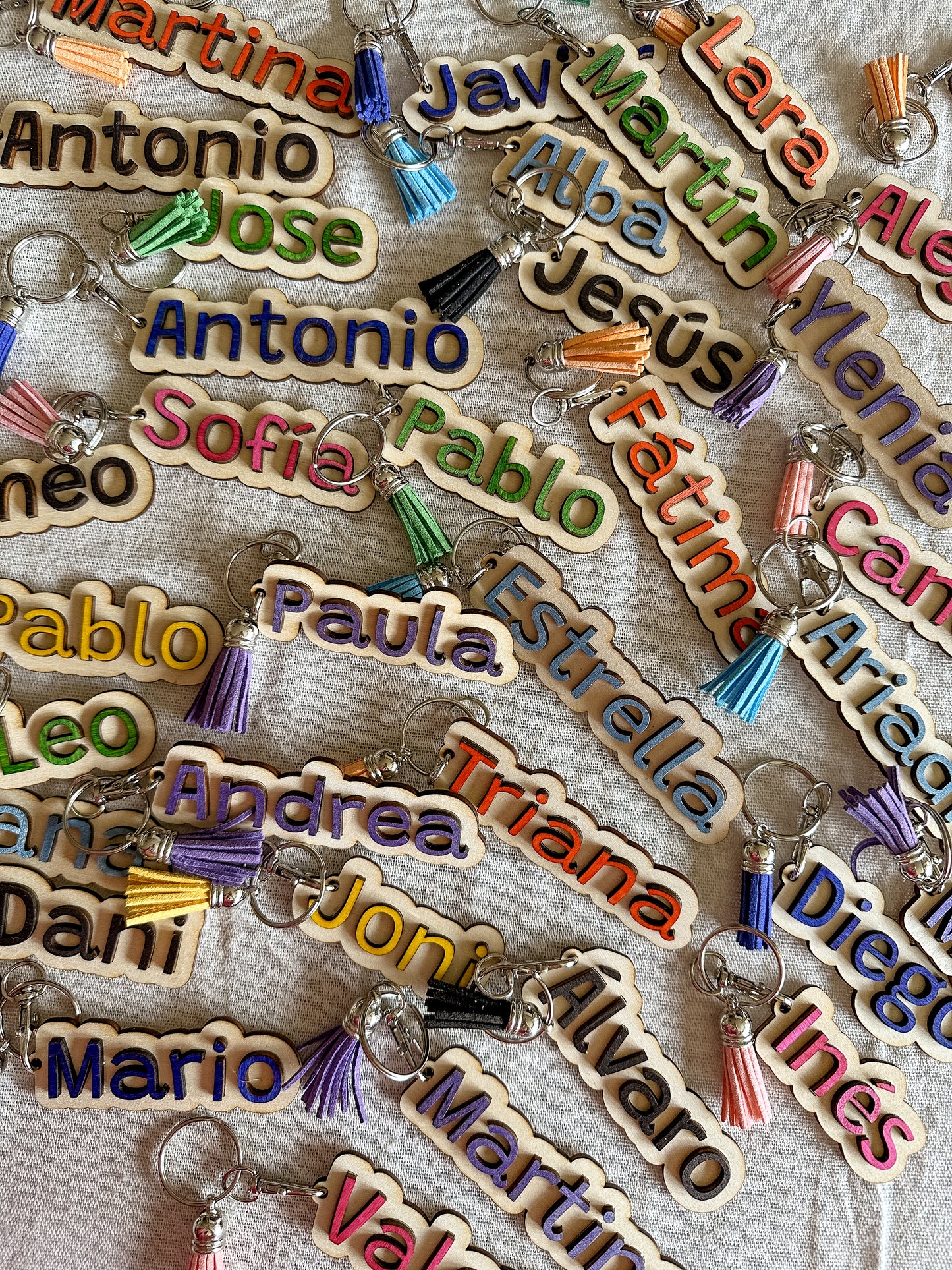 Llaveros nombres de madera 🔑