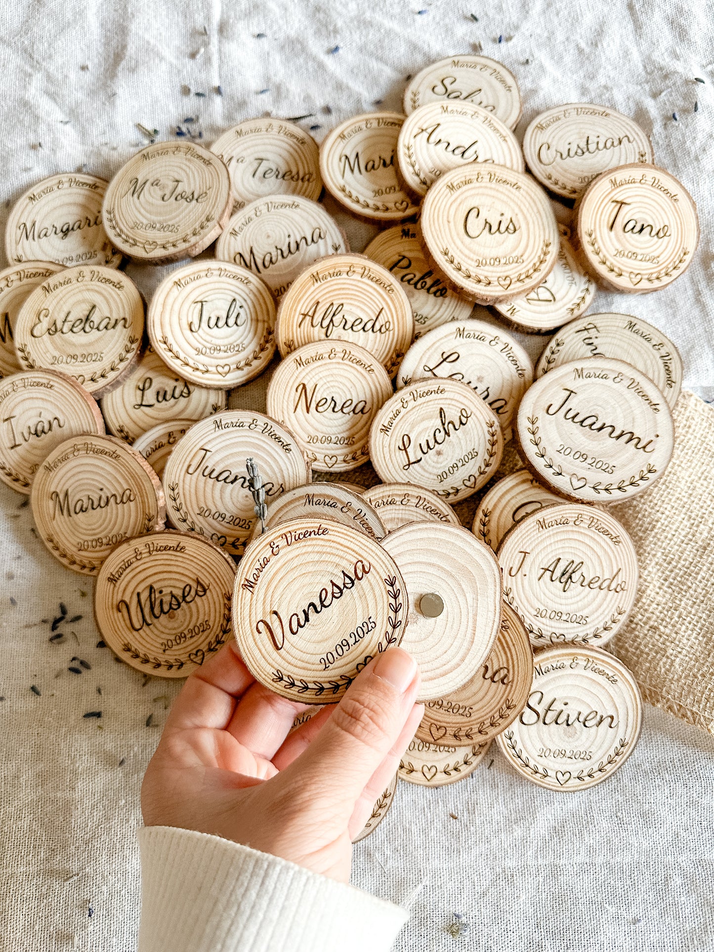 Marca sitios personalizados - Rodajas Madera con imán 🪵