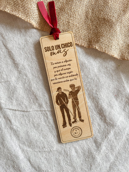 Caja Literaria "Solo un chico más" 🥅 ❤️ - PREVENTA