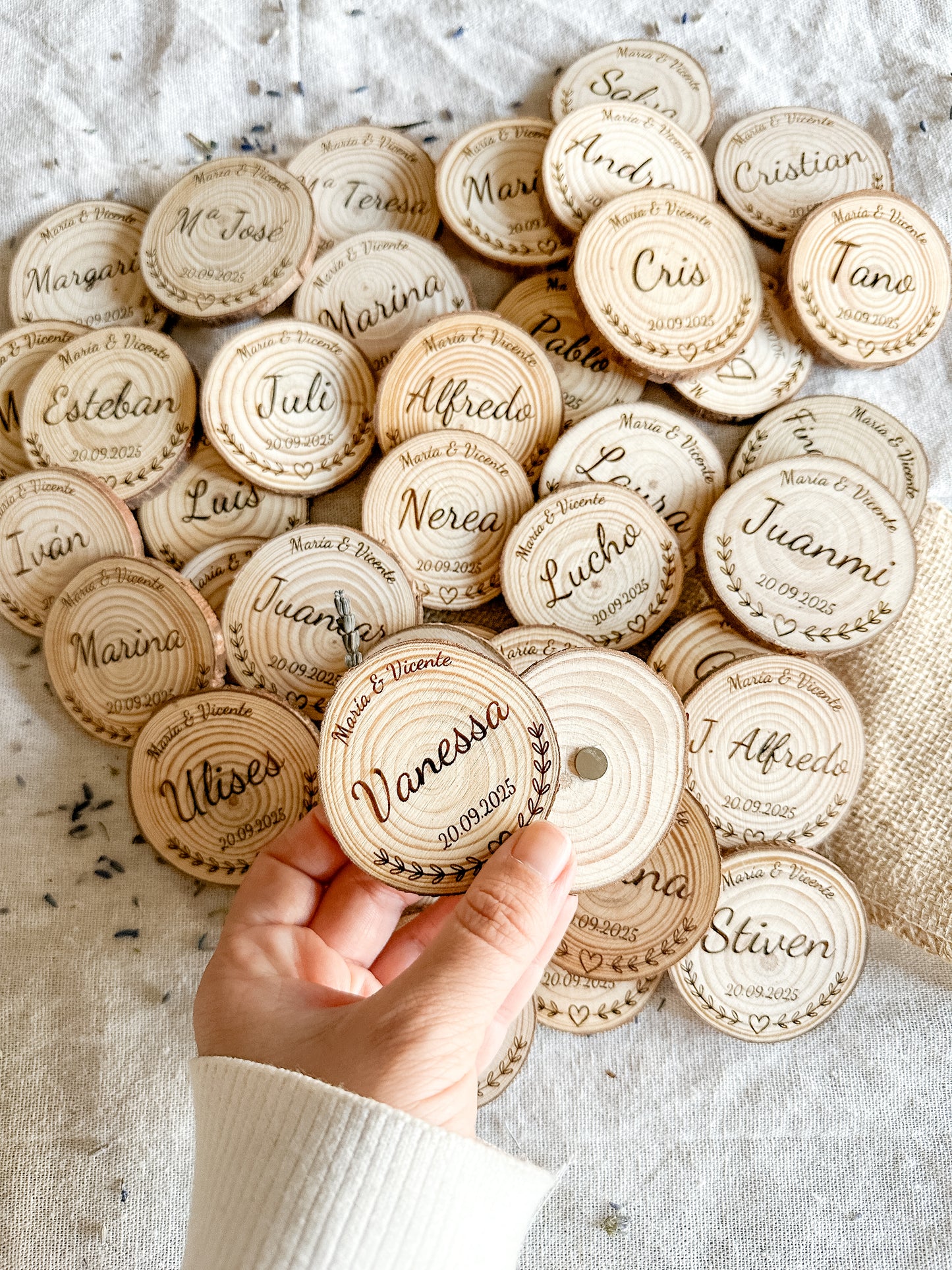 Marca sitios personalizados - Rodajas Madera con imán 🪵