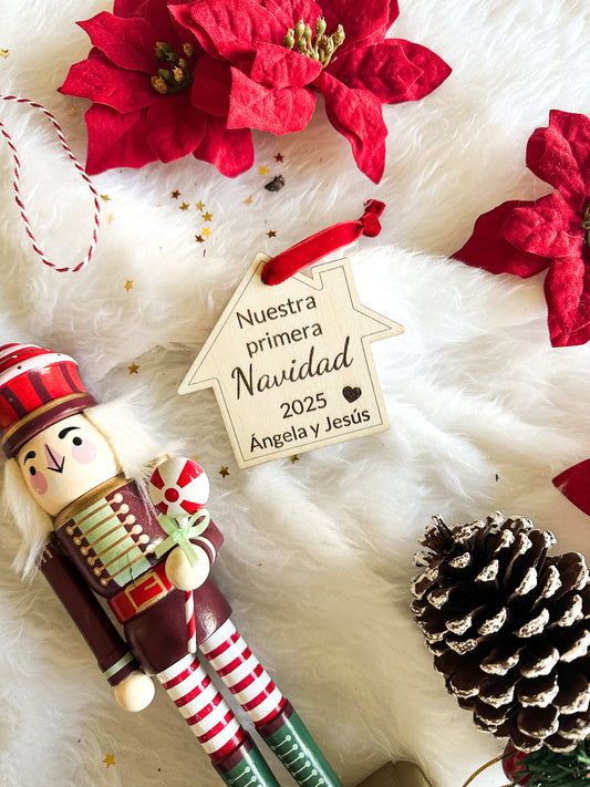 Adorno navideño "Nuestra Primera Navidad" 🎄